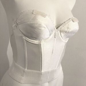 Vintage Dominique size 32C White Victorian Nightwear Going out Corset Top